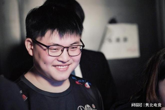 的表现尤为 的表现尤为